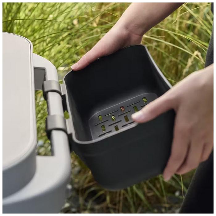 Weber Genesis E-330WR Stealth plynový gril