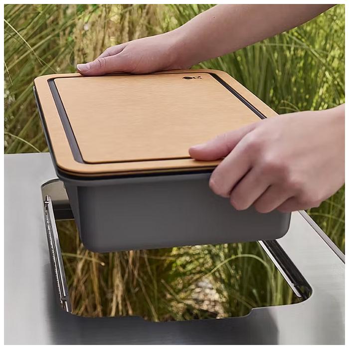 Weber Genesis E-330WR Stealth plynový gril